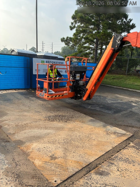 2022 JLG 660SJ