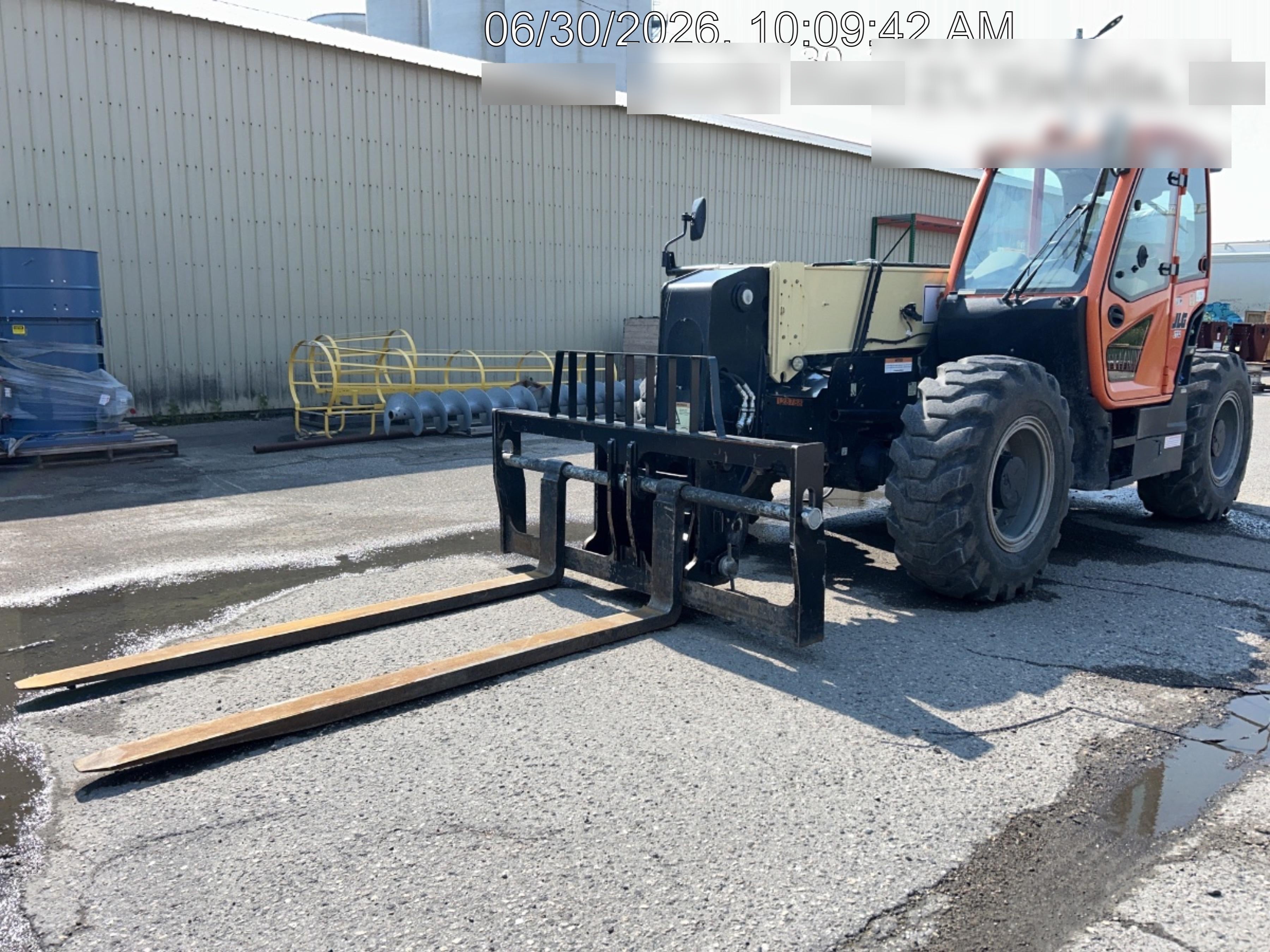 2021 JLG 1732