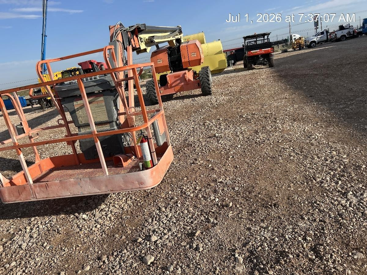 2019 JLG 860SJ
