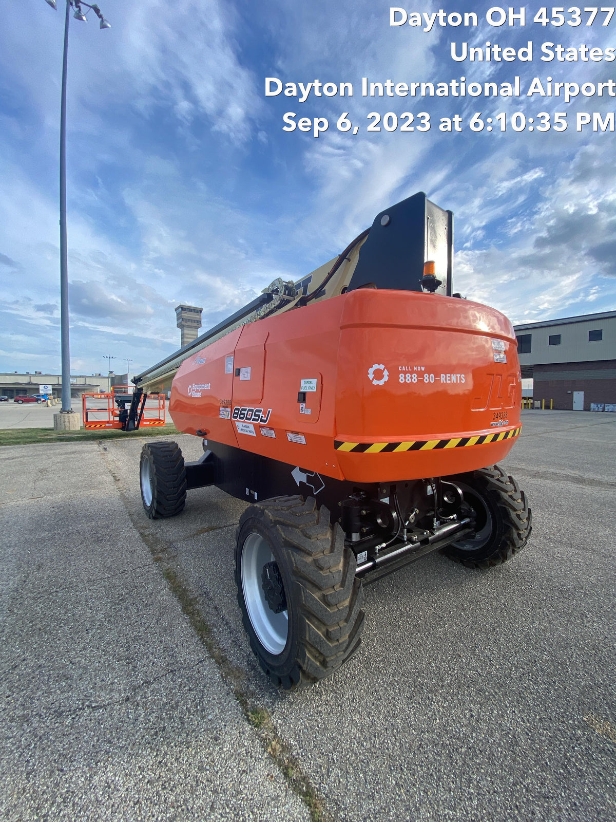 2023 JLG 860SJ