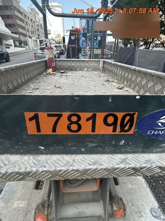 2021 JLG 1030P