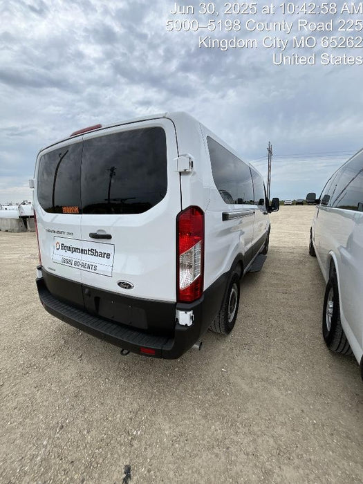 2025 CHEVROLET Express Van - Rental