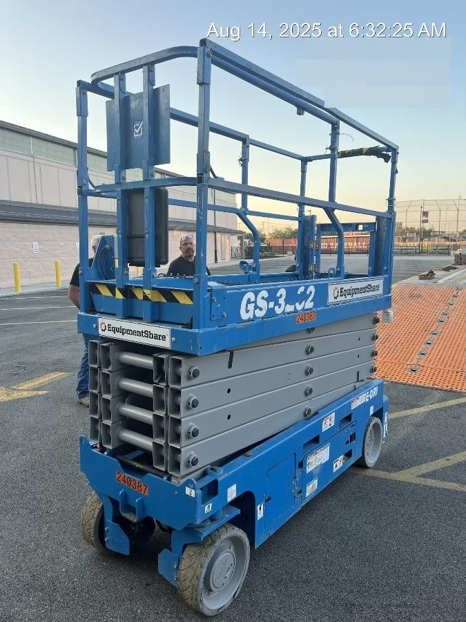 2022 GENIE GS-3232