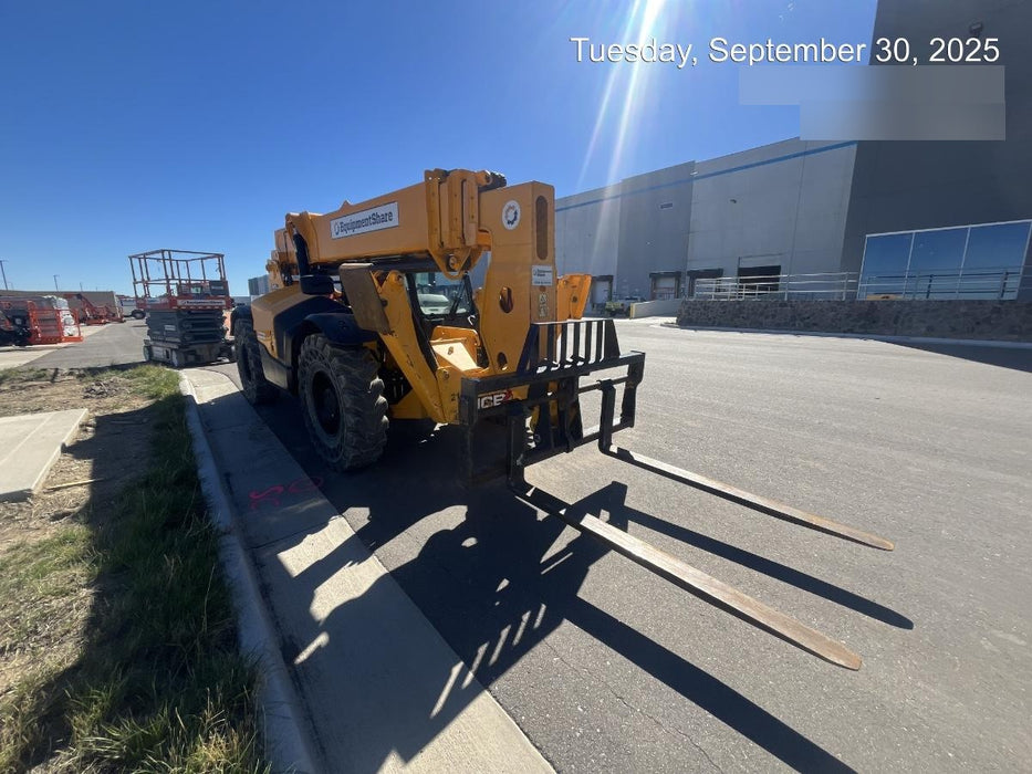 2018 JCB 510-56 JCB 510-56 Telehandler 74 HP w/CAB/HVAC, Beacon, Worklights, Aux Hydraulics, Solid Tires, 60" Carriage/Forks