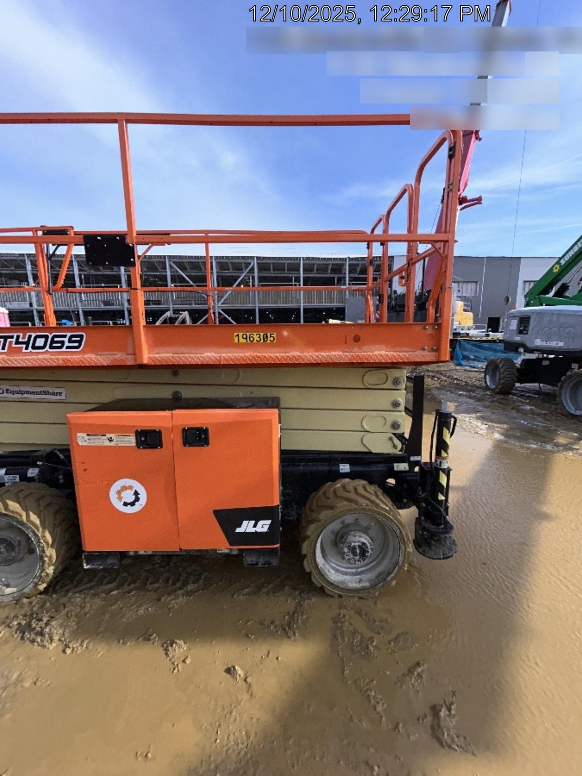 2021 JLG RT4069
