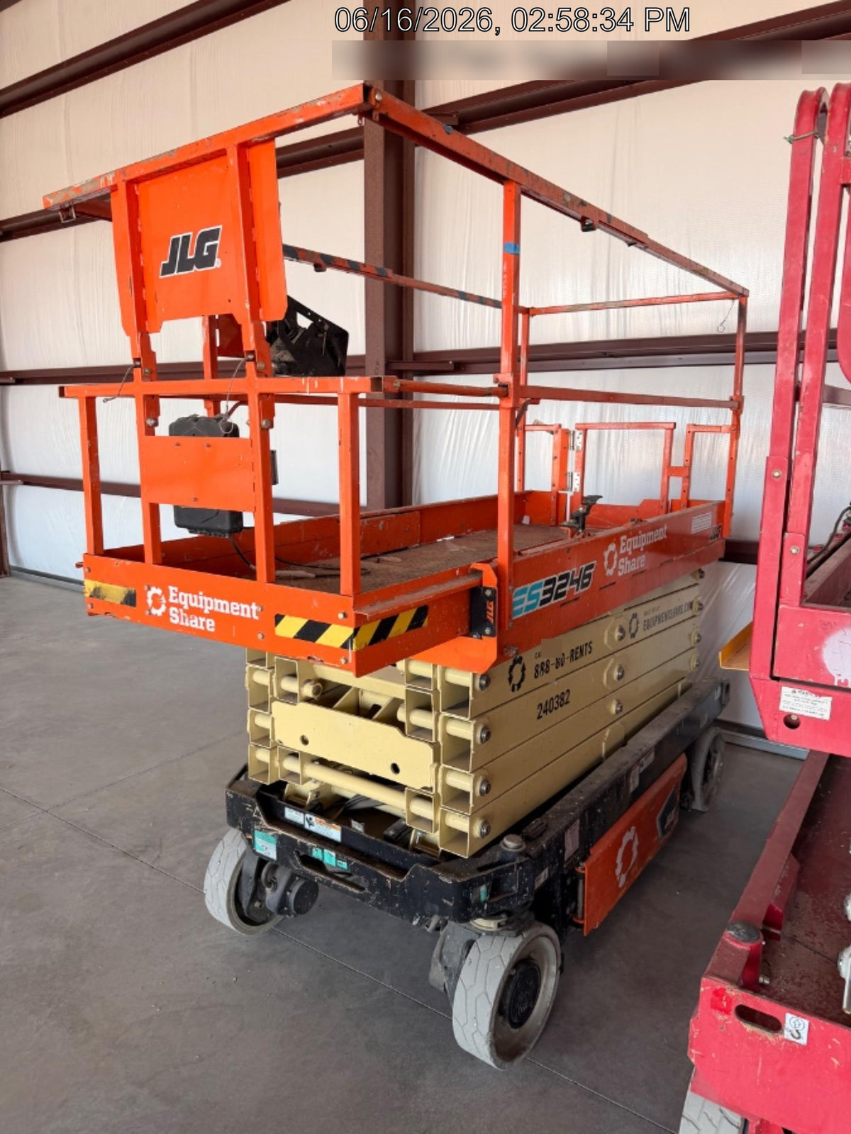 2022 JLG ES3246