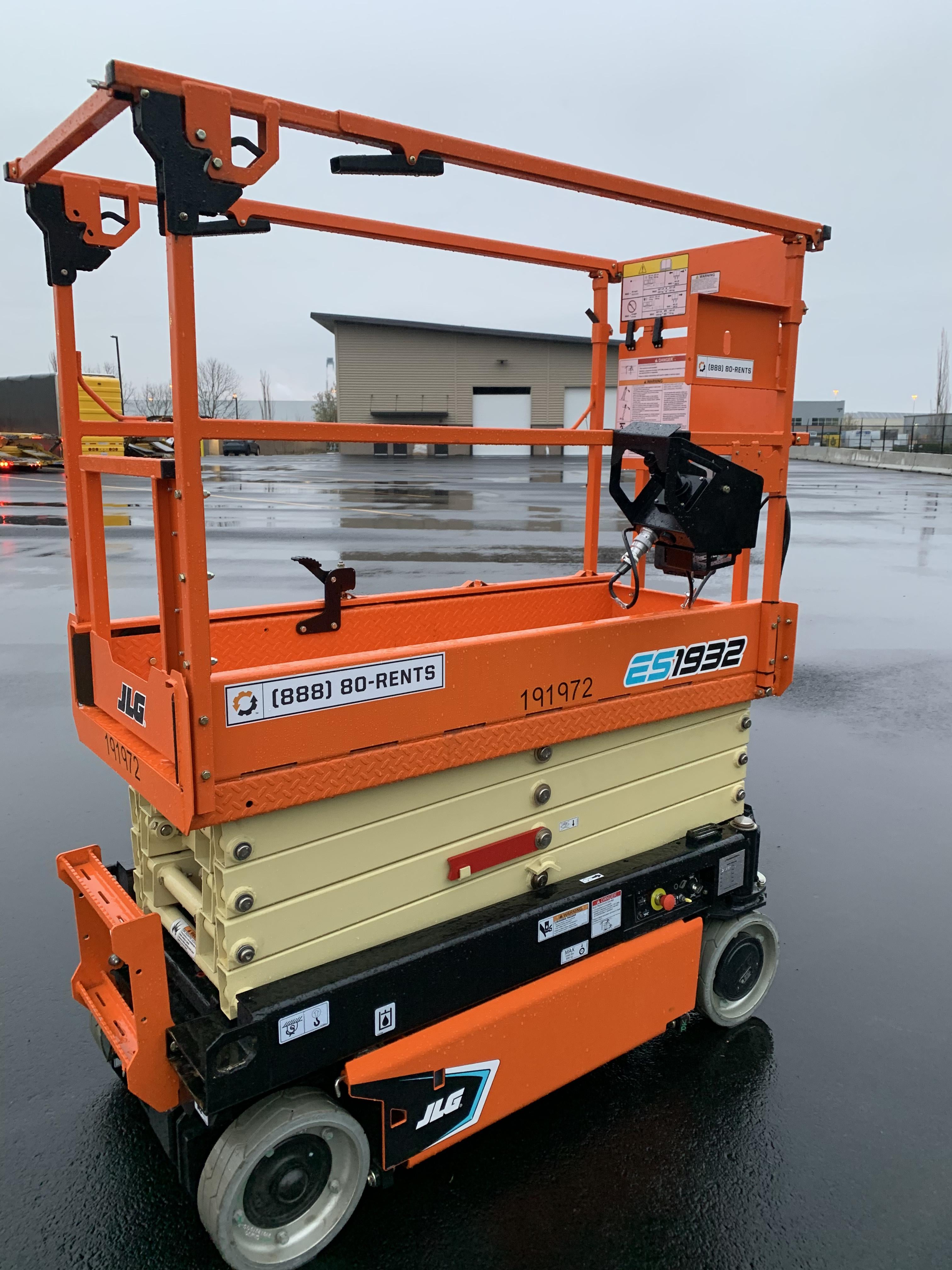 2021 JLG ES1932