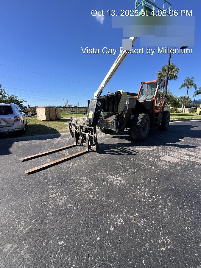 2022 JLG 1075