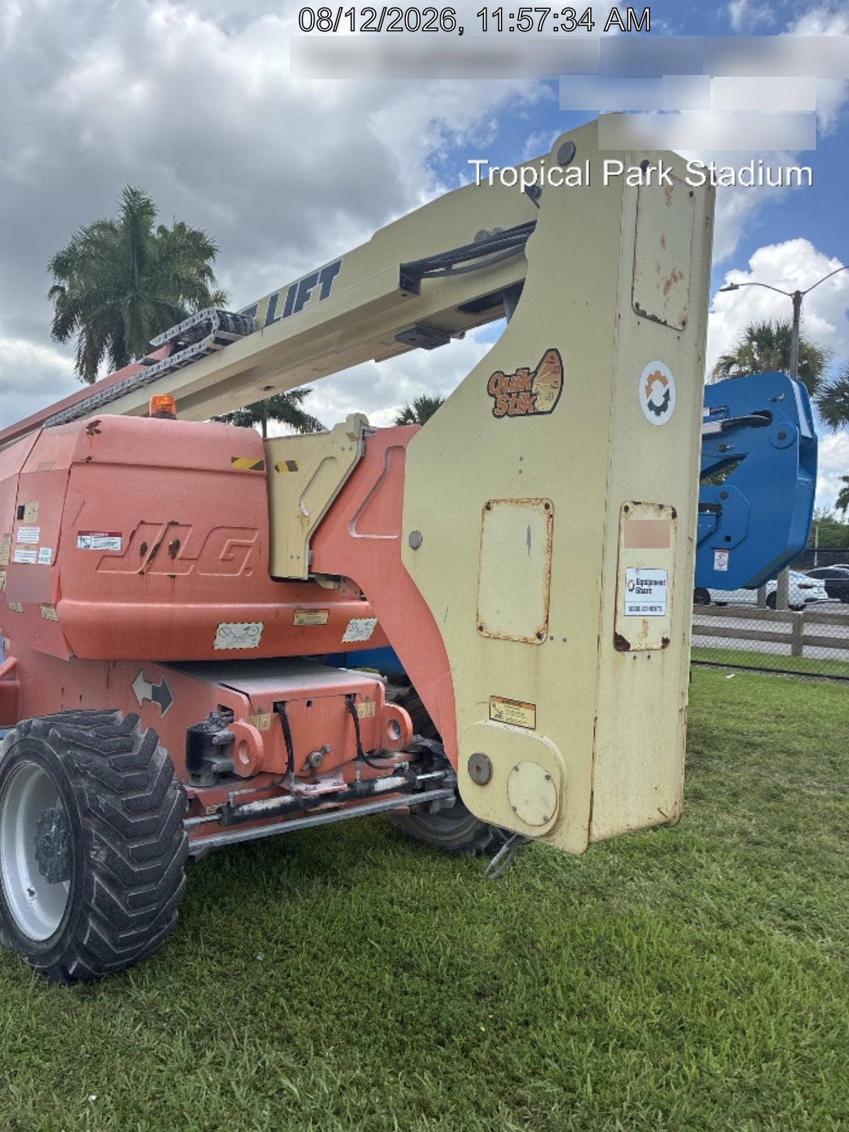 2020 JLG 800AJ