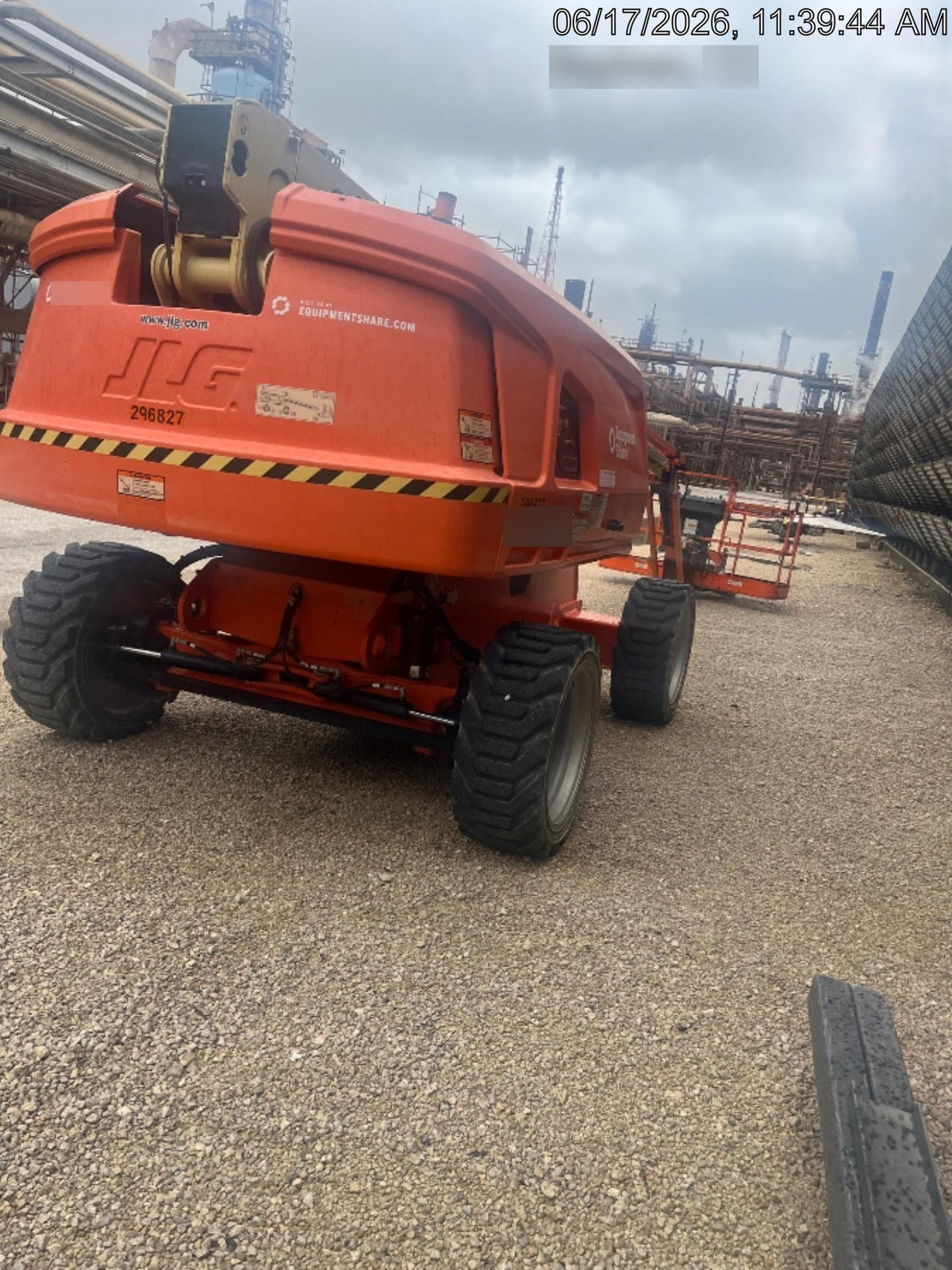 2023 JLG 660SJ