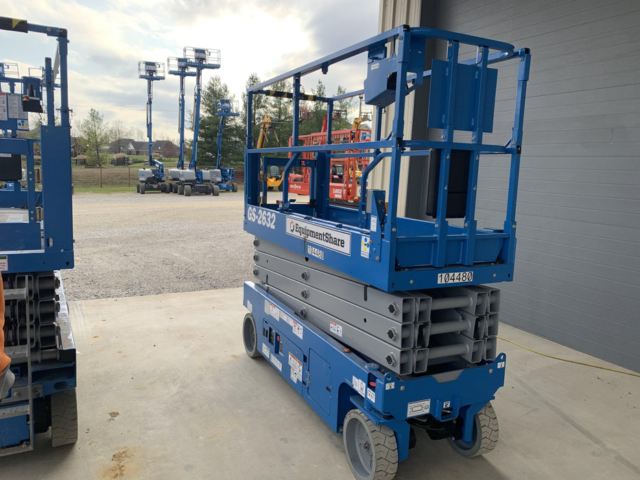 2020 Genie GS-2632 Solid NM Tires, Folding Rails with Half-Height Swing Gate, Beacon