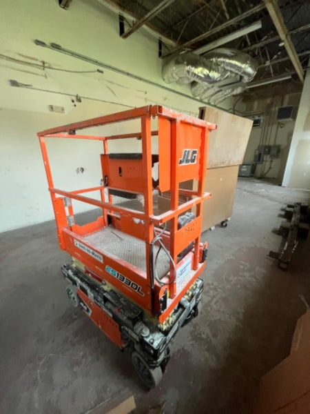 2021 JLG ES1330L