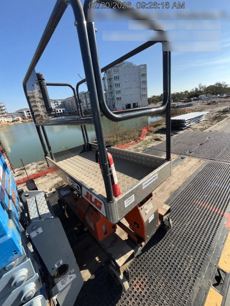 2023 JLG 1030P