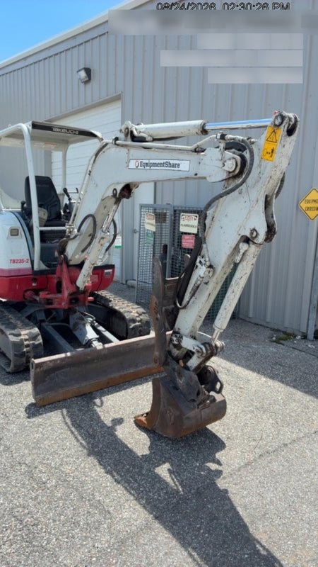 2022 TAKEUCHI TB235-2R