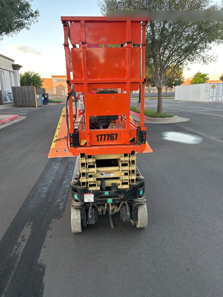 2021 JLG ES1932