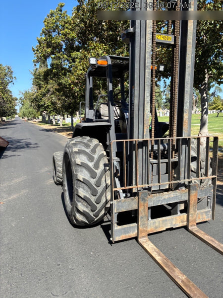 2023 CASE 588H
