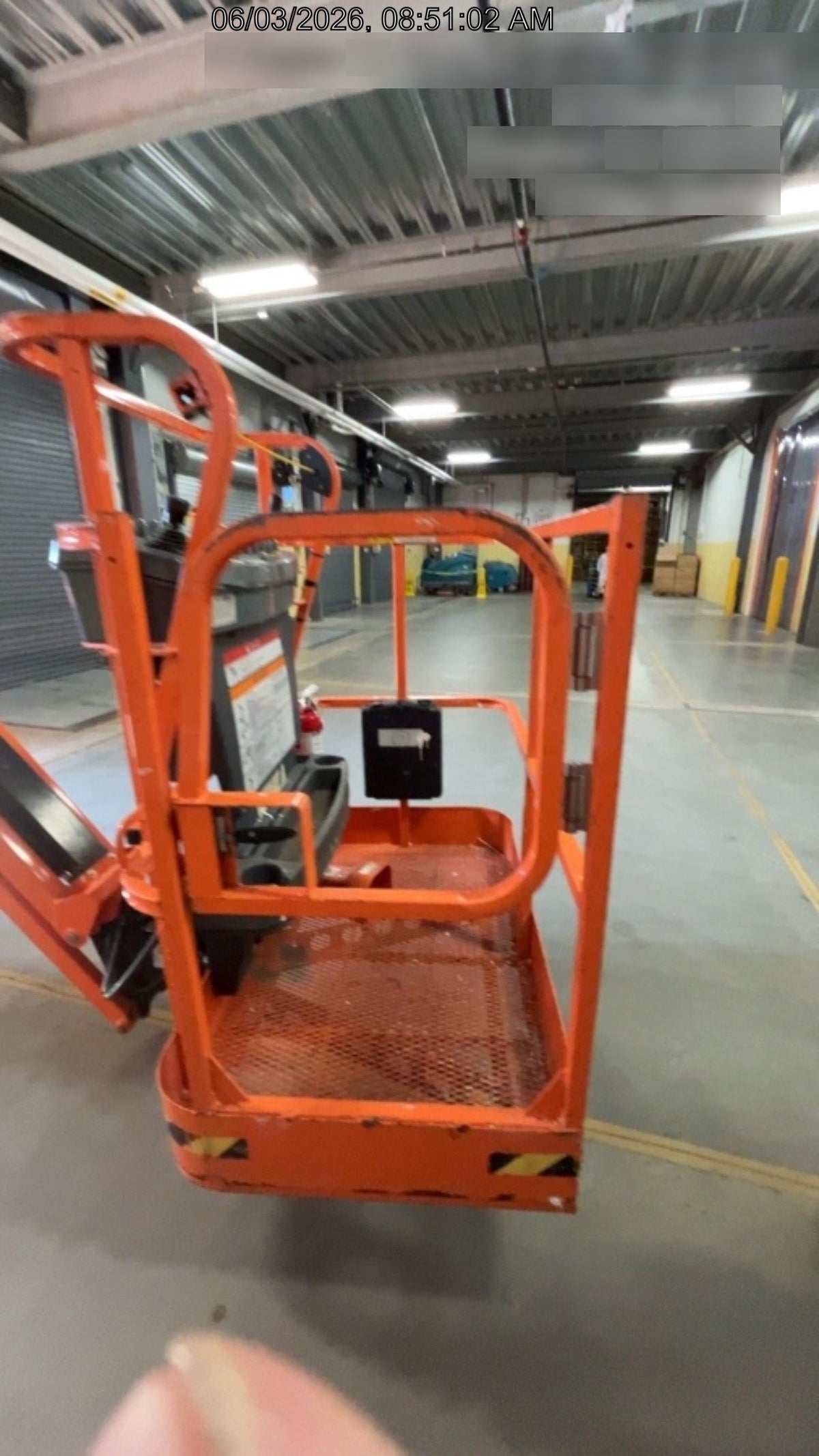 2022 JLG E300AJP