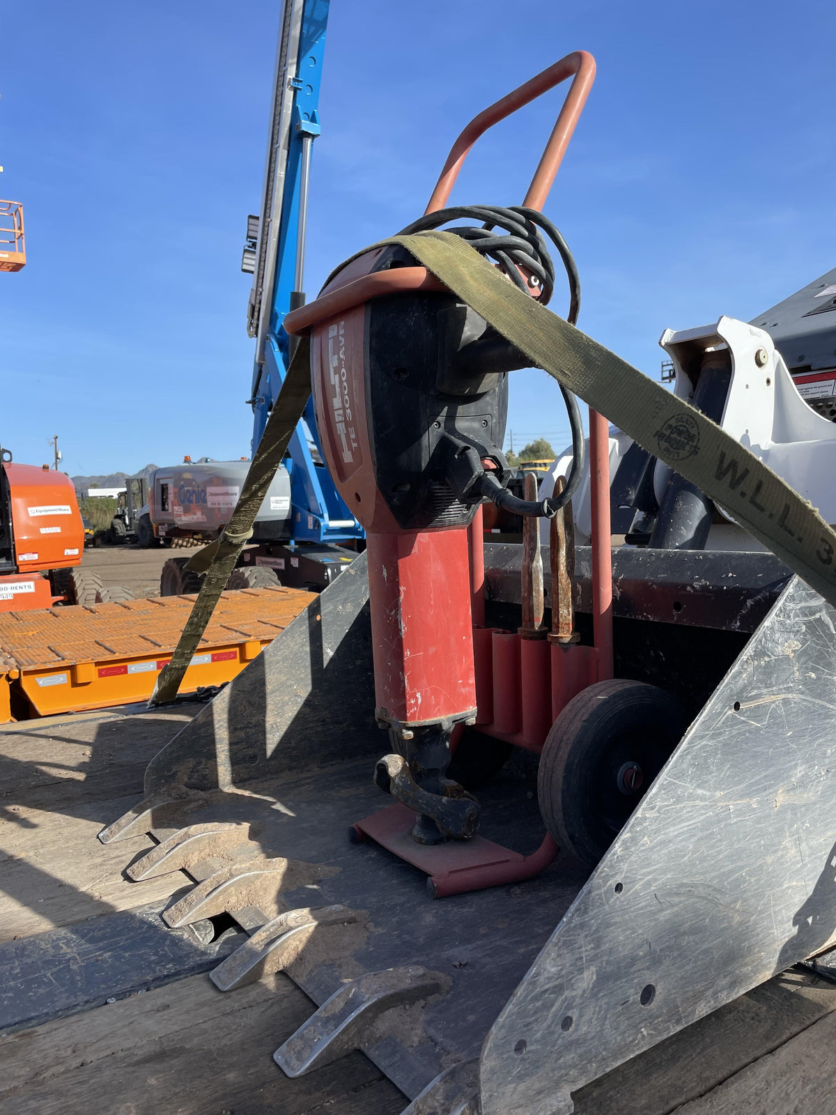 2020 HILTI TE 3000-AVR