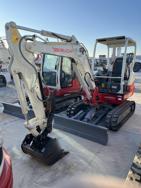 2024 TAKEUCHI TB235-2RA