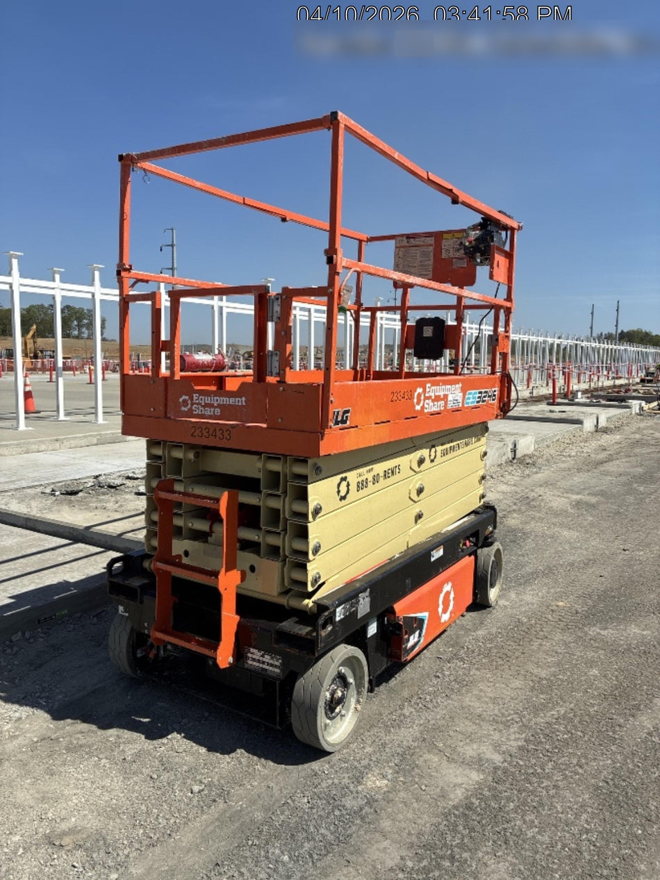 2022 JLG ES3246