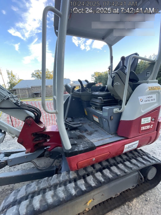 2022 TAKEUCHI TB235-2R