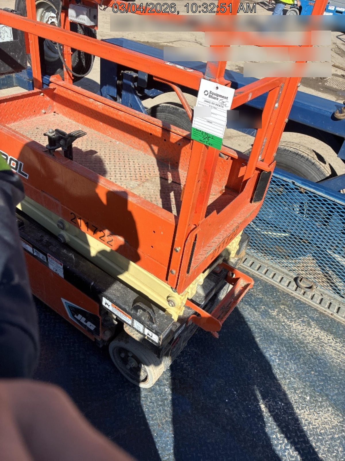 2022 JLG ES1330L
