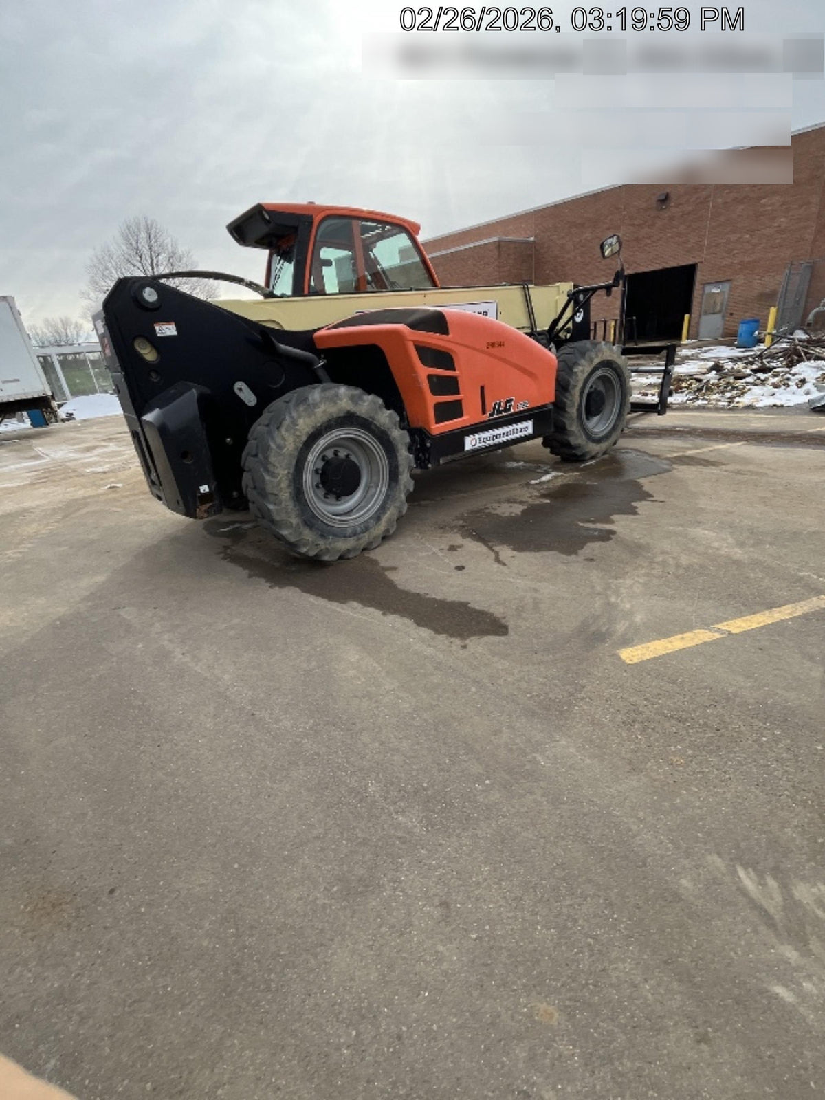 2023 JLG 1732