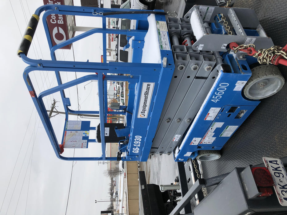 2019 Genie GS-1930 Fixed rails with chain Entry