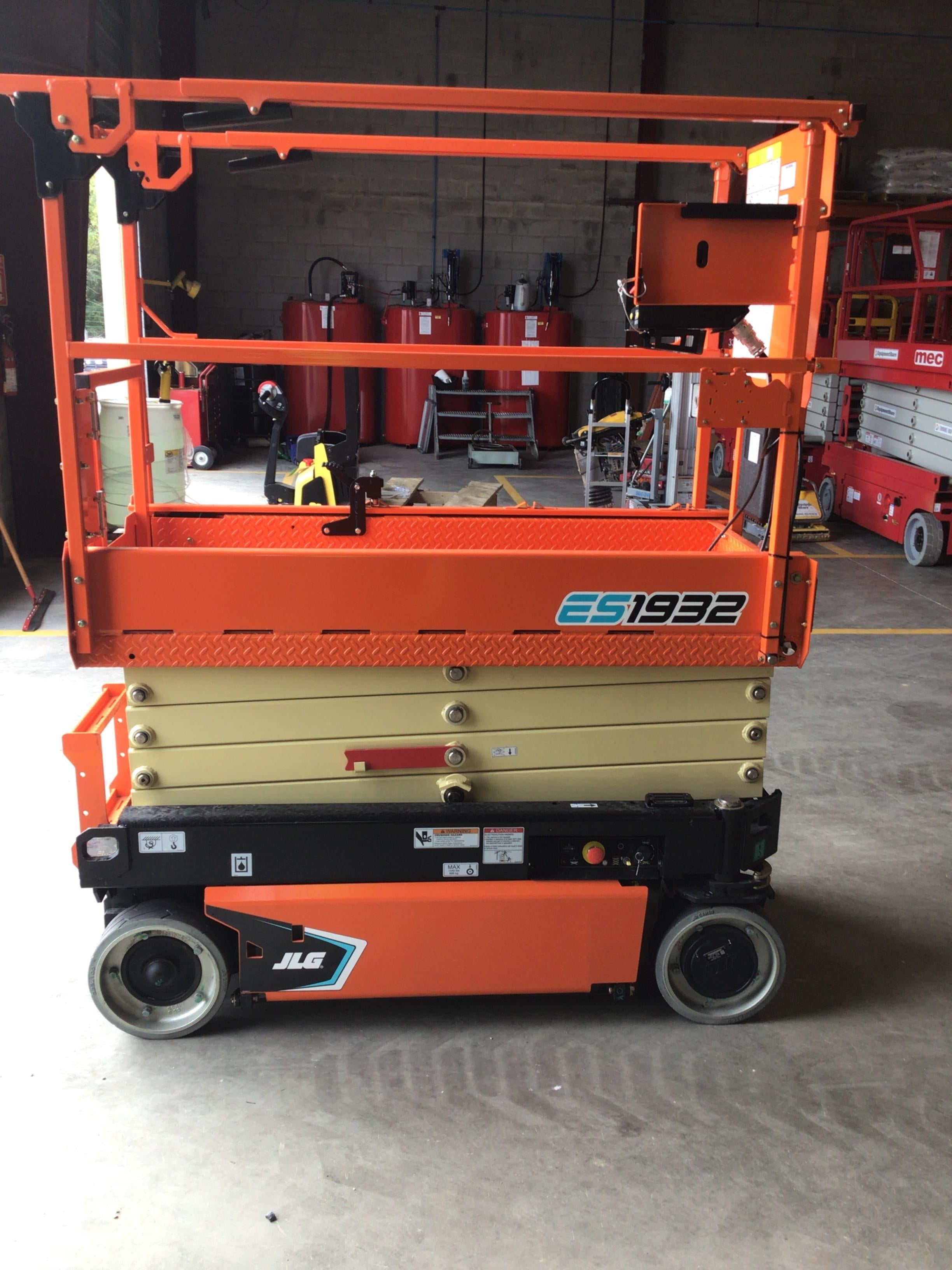 2021 JLG ES1932