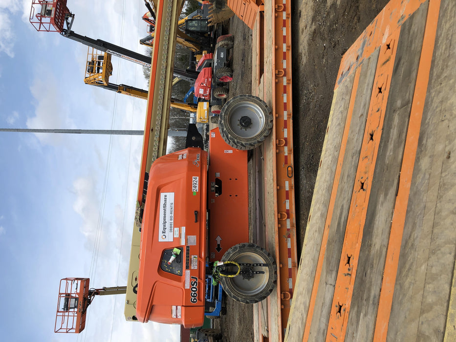 2019 JLG 660SJ