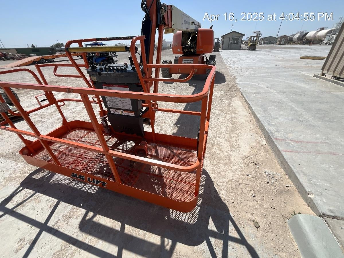 2019 JLG 660SJ