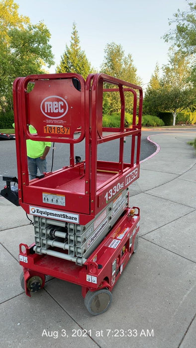 2020 MEC 1330SE Solid NM Tires, Steel Swing out Doors, LCS, Beacon, 900W Invertor