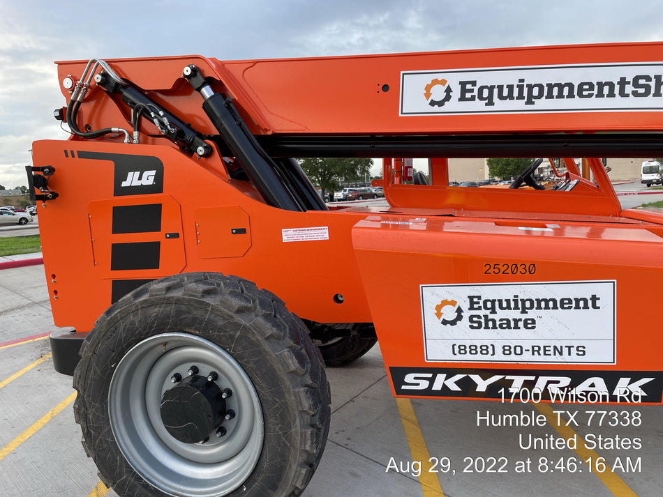 2022 SKYTRAK 8042