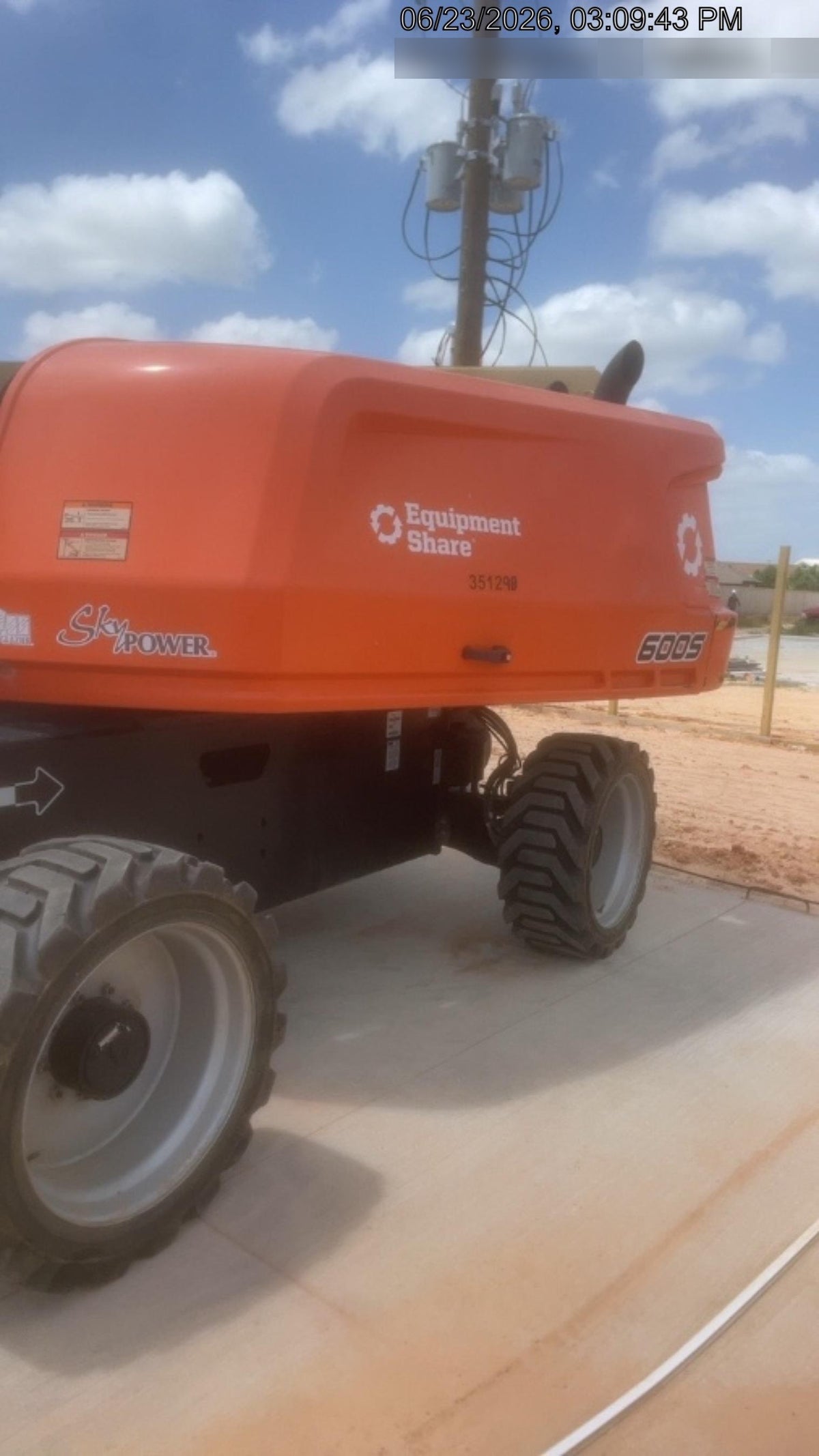 2023 JLG 600S