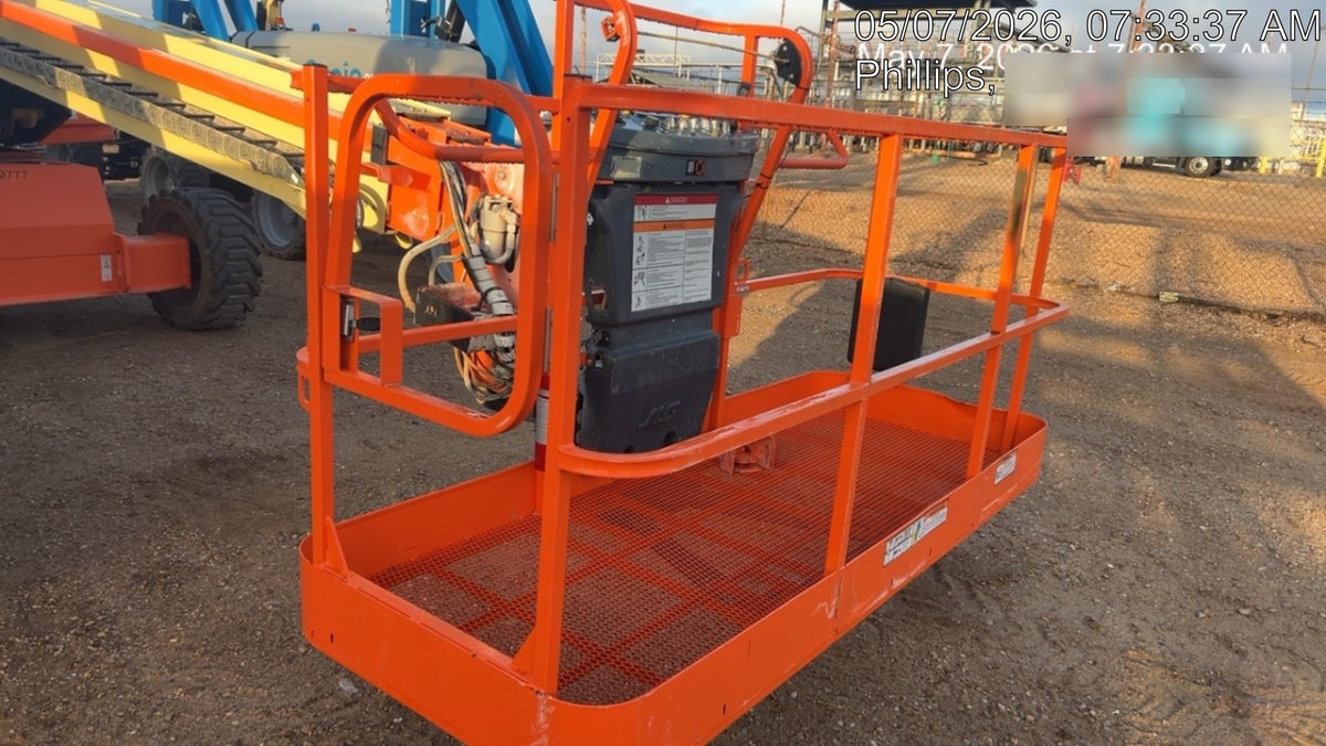 2022 JLG 600S
