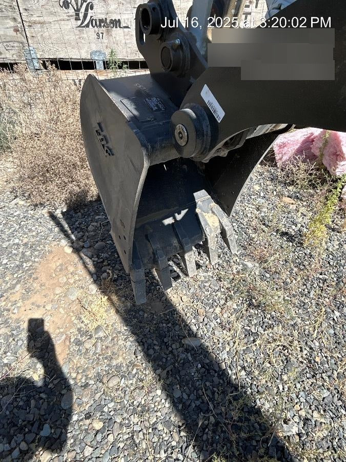 2025 TAKEUCHI 24" Bucket Takeuchi