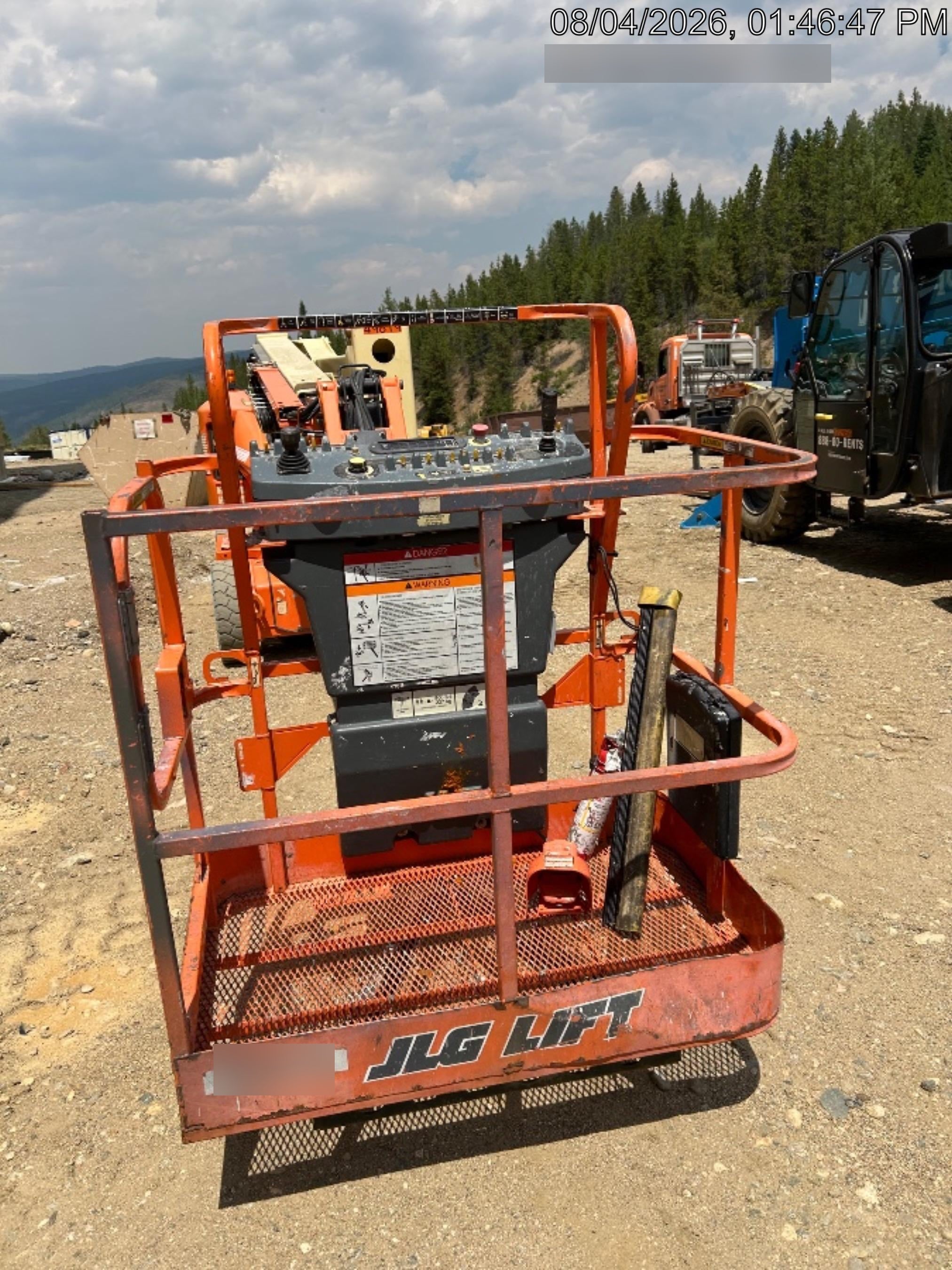 2019 JLG E400AJPN