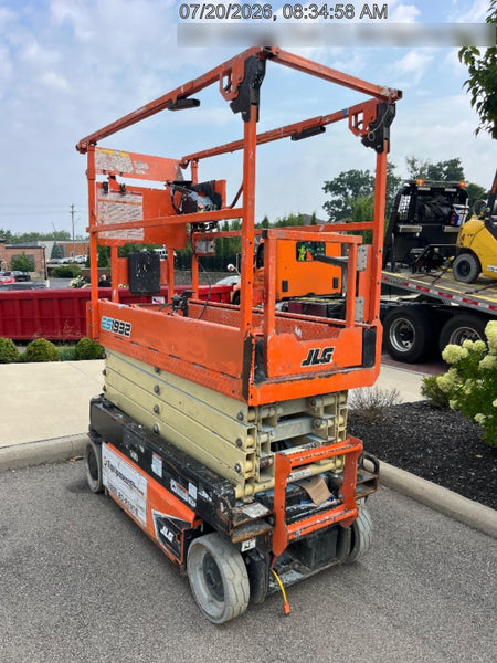 2021 JLG ES1932