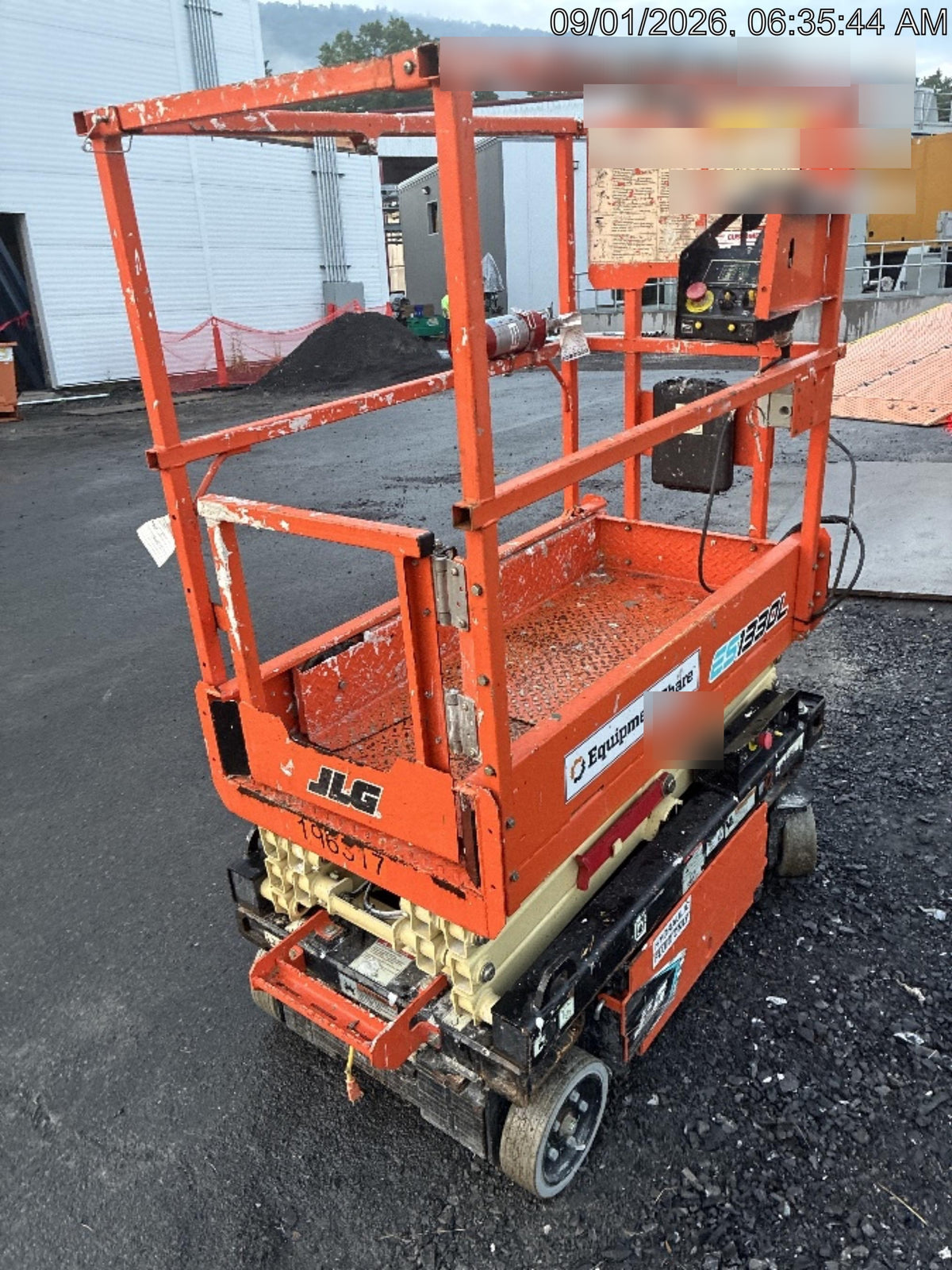 2021 JLG ES1330L