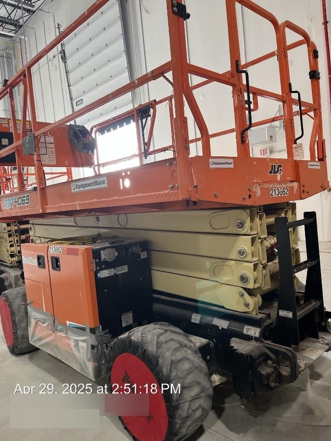 2022 JLG ERT4069