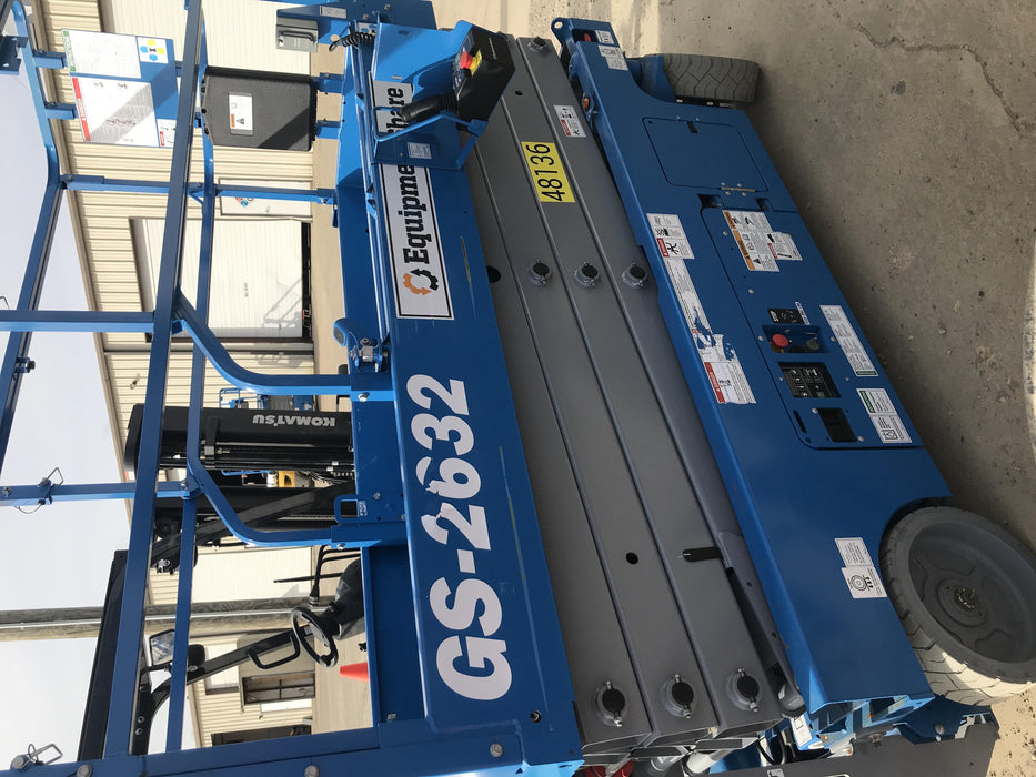 2019 Genie GS-2632 Folding rails with half height swing gate