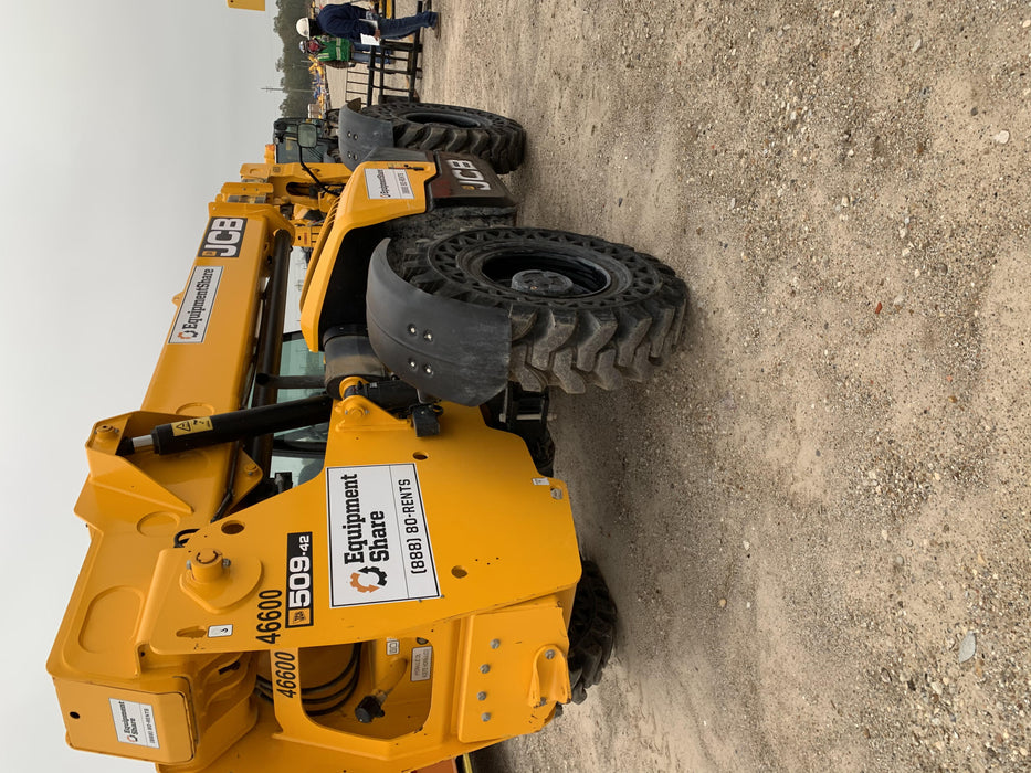 2020 JCB 509-42 Cab/Heat/Air, Solid Tires, Work Lights, Beacon, Aux Hydraulics, Back up Alarm, Lifting Eye, ES Decals