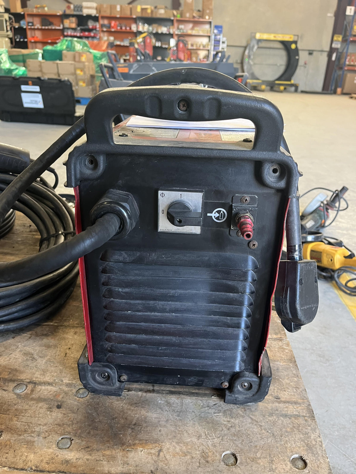 2021 DEWALT DW831