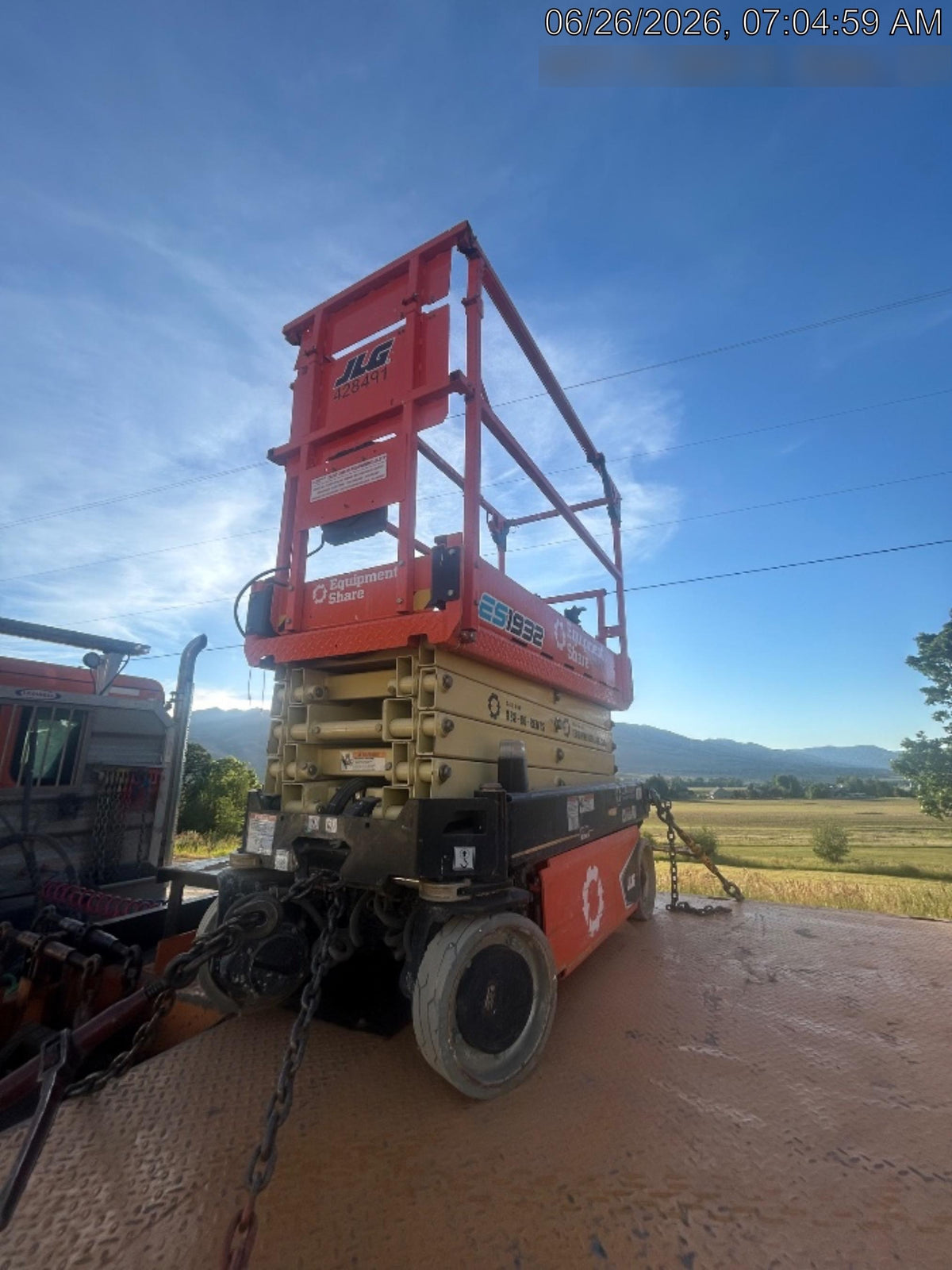 2024 JLG ES1932