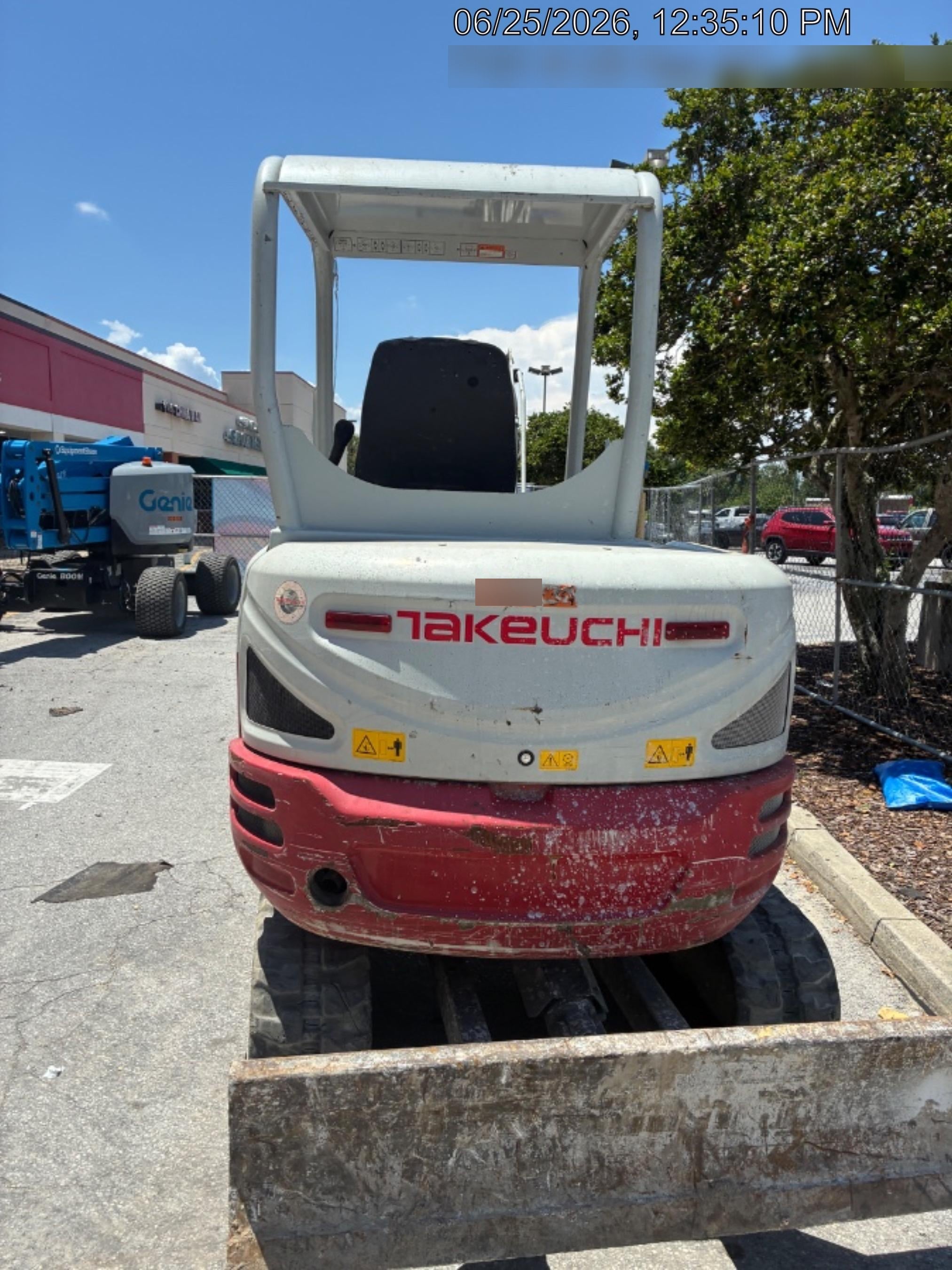 2022 TAKEUCHI TB235-2R
