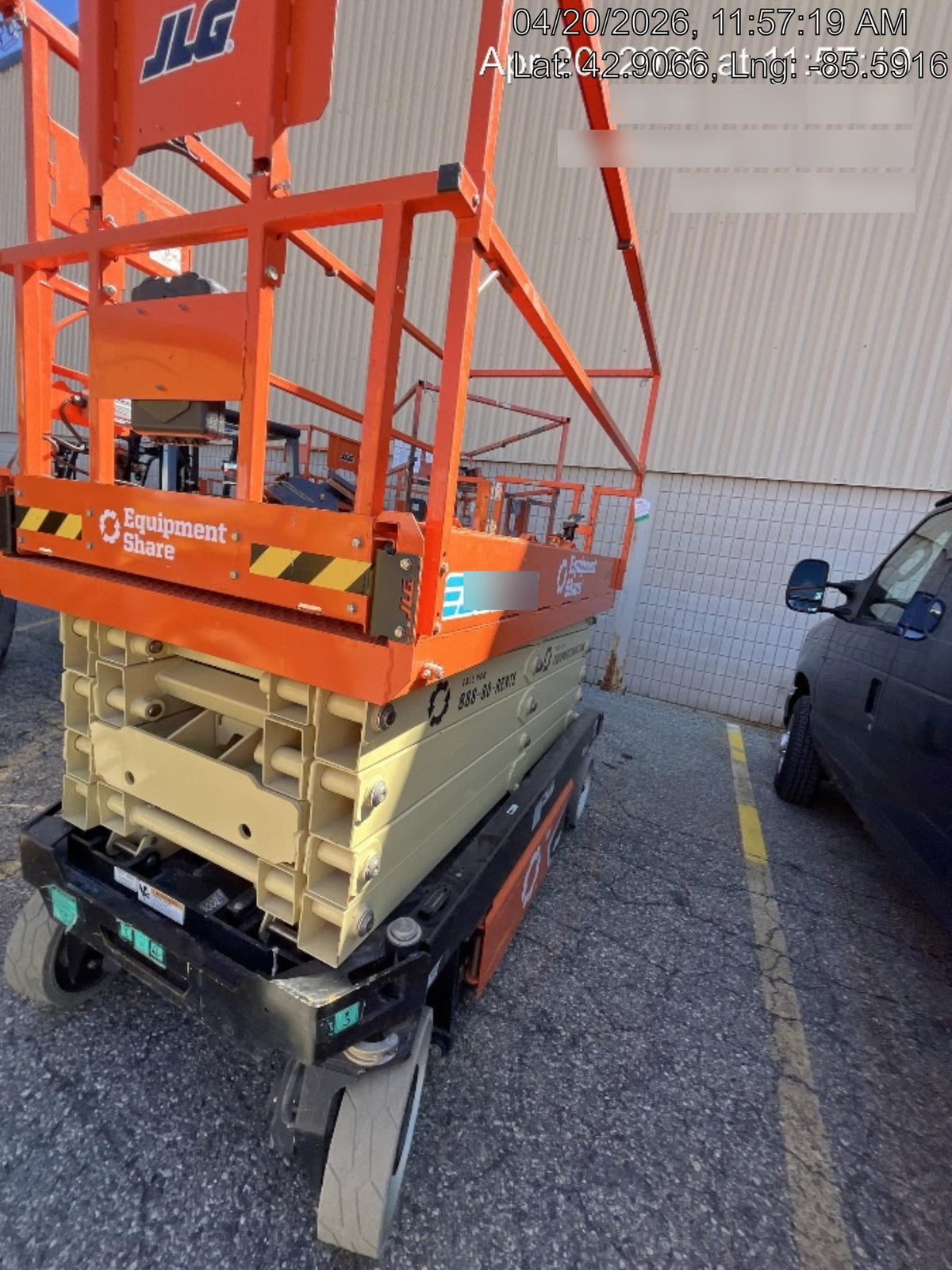 2022 JLG ES3246