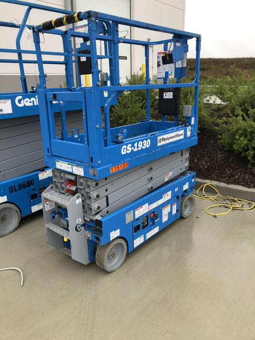 2020 Genie GS-1930 Solid Non Marking Tires, Beacon, Folding rails with half height swing gate