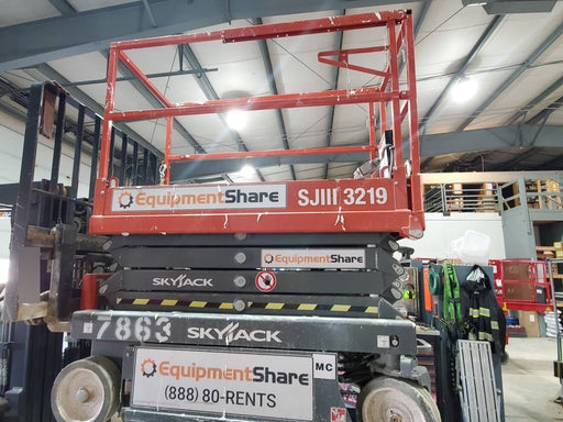 2018 Skyjack SJIII-3219 Skyjack SJIII3219 Scissor Lift w/Trojan Batteries