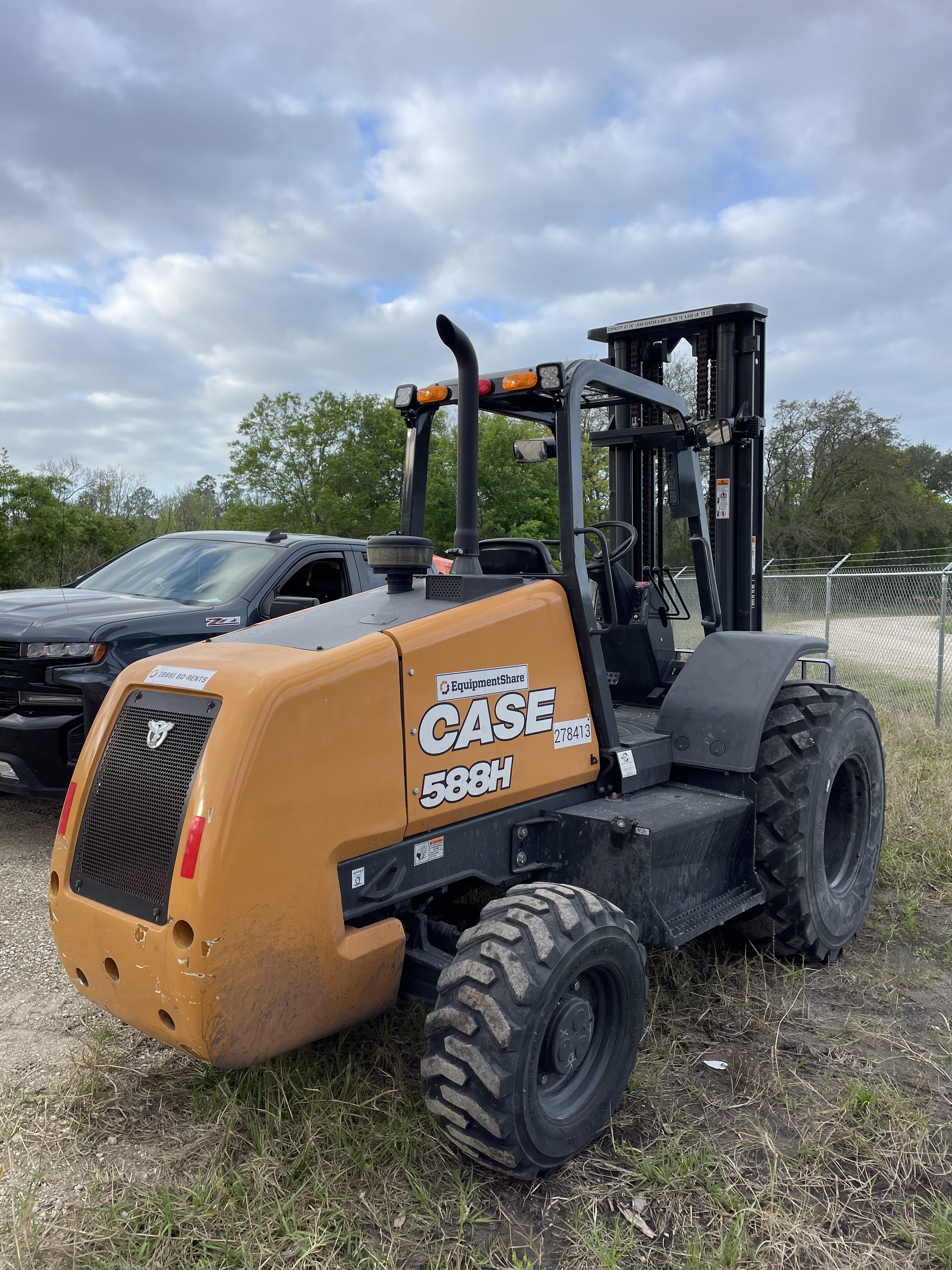 2023 CASE 588H