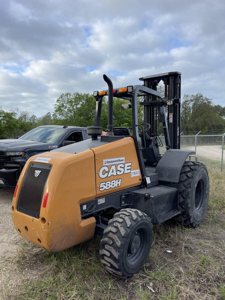 2023 CASE 588H